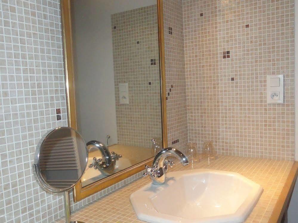Manoir De La Branche Bed & Breakfast Maen Roch Dış mekan fotoğraf